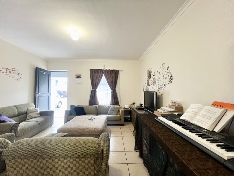 2 Bedroom Property for Sale in Parklands East Western Cape